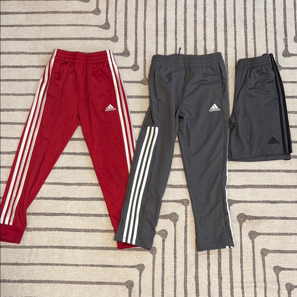 EUC Adidas Red and Gray Sweatpants with Signature Stripes Size S (8) shorts M
